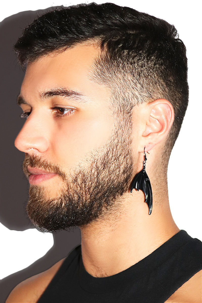 Uno Batwing Metal Single Earring- Black