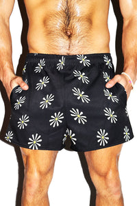 Daisy All Over Print Active Shorts- Black