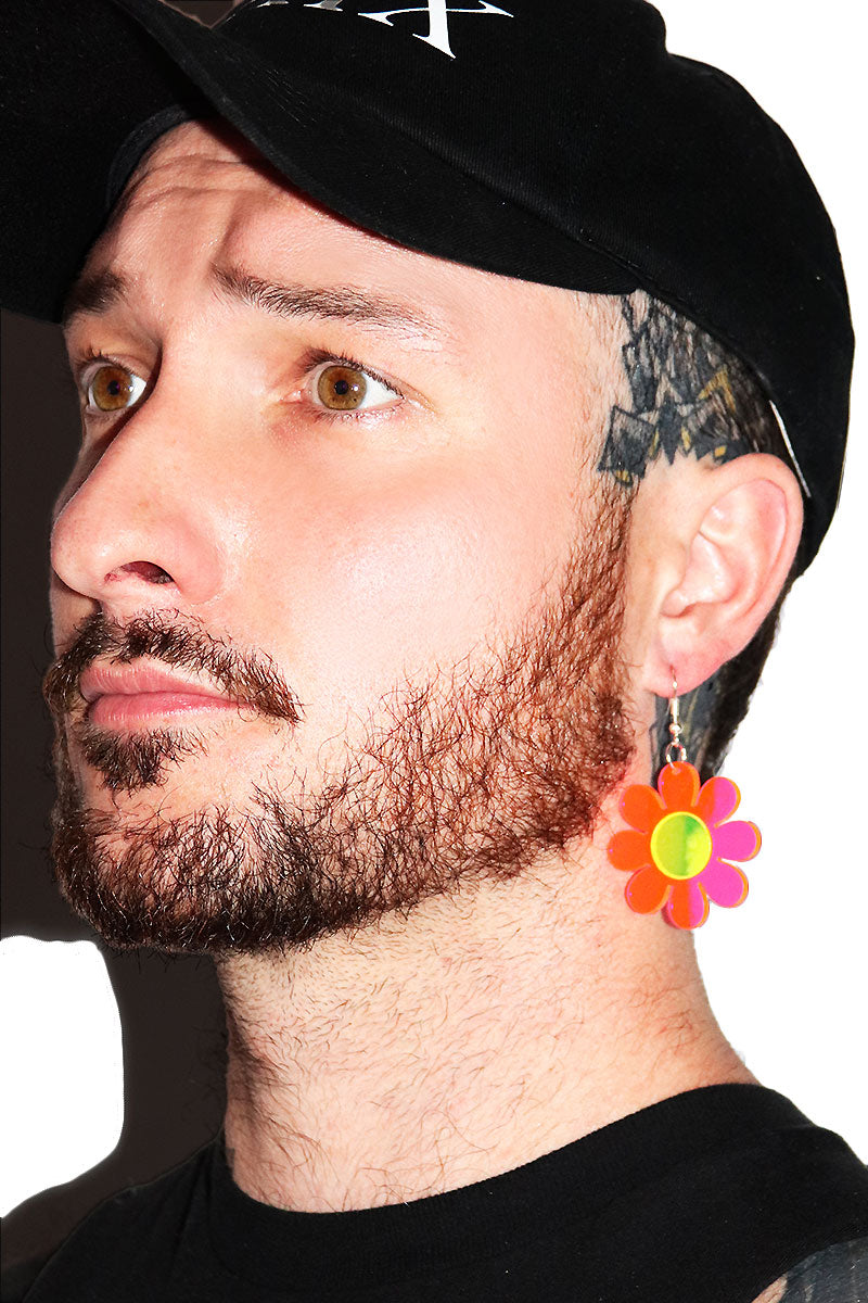Daisy Flower Acrylic Earring - Neon Pink