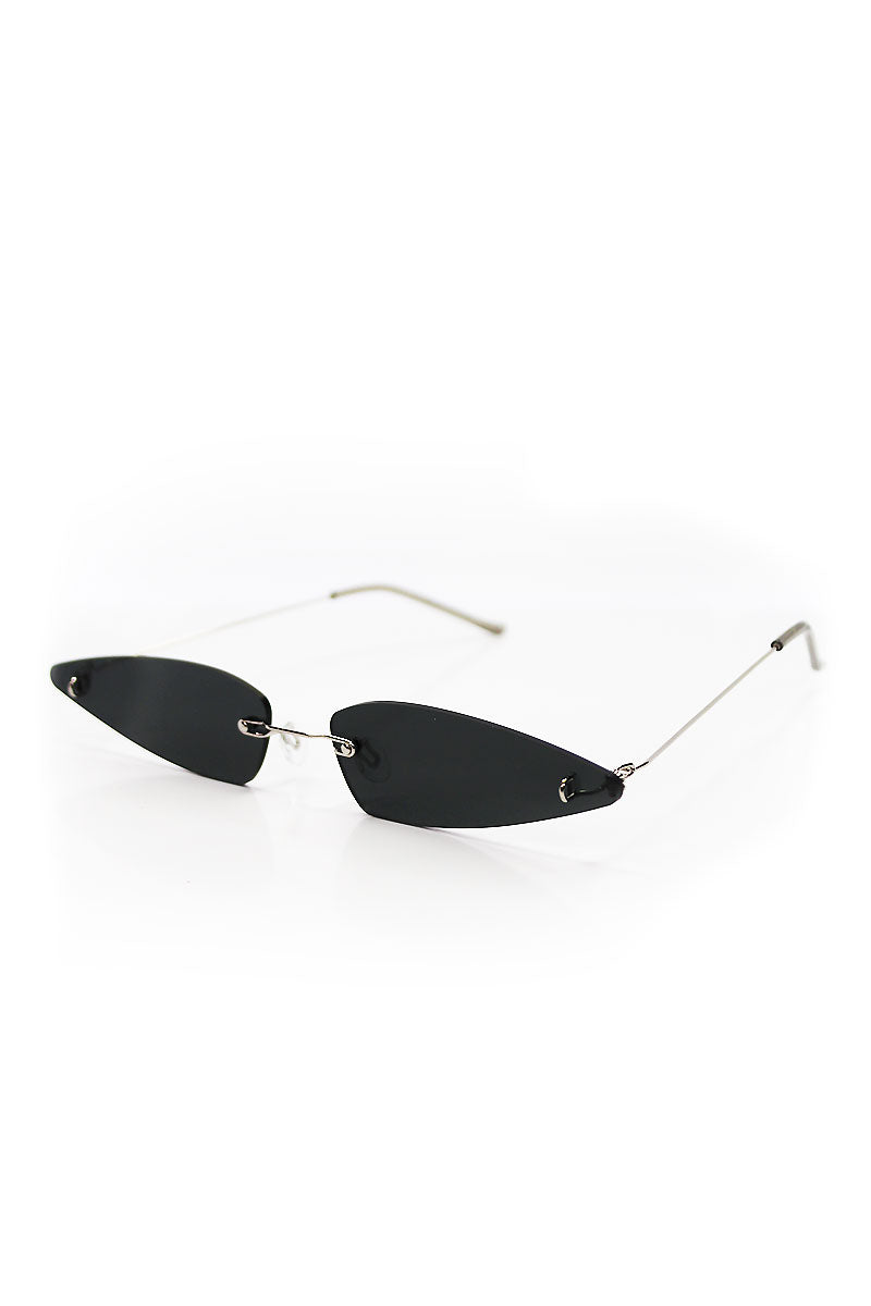Almond Drop Peeper Sunglasses- Black