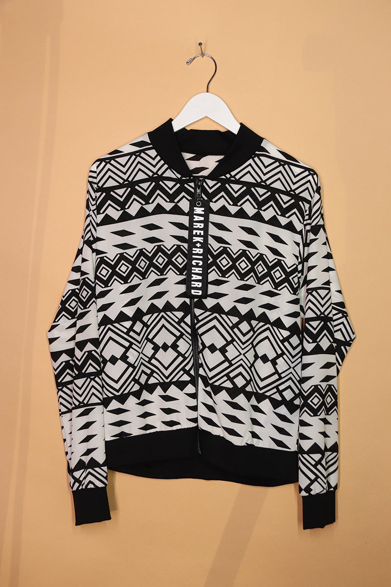 Sample#01972- Optic Black Jacket-M