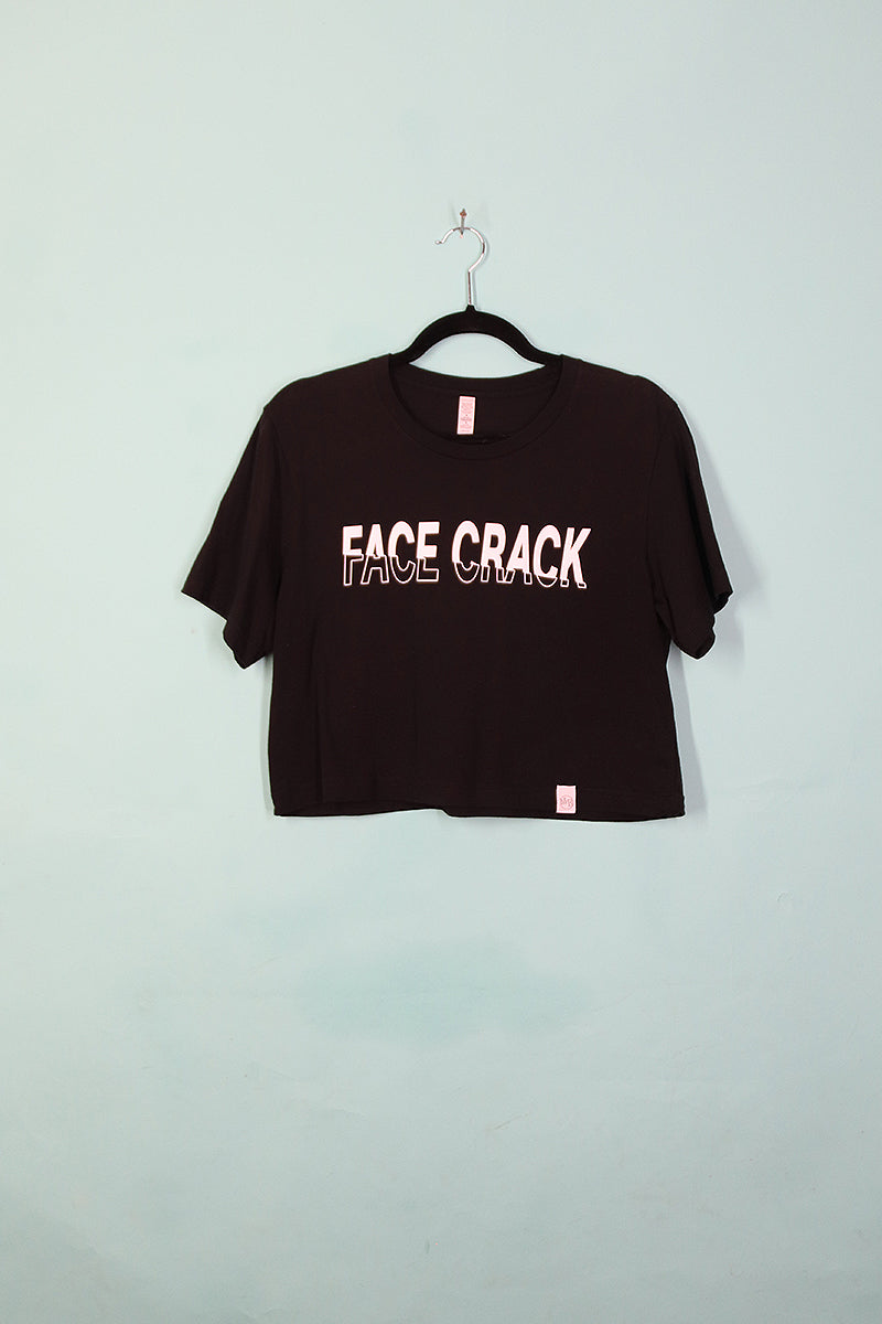 Sample#00377-Face Crack Crop Tee Black- M